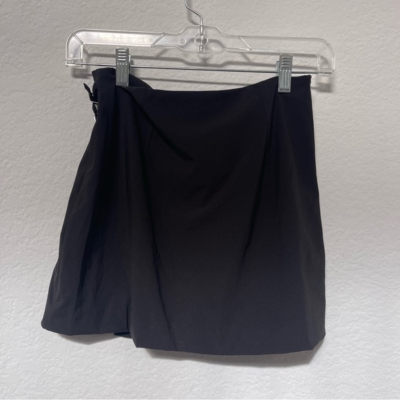 L'Academie Revolve Black Mini Skirt Tiny Buckle Wrap Style Size XXS - Picture 4 of 5